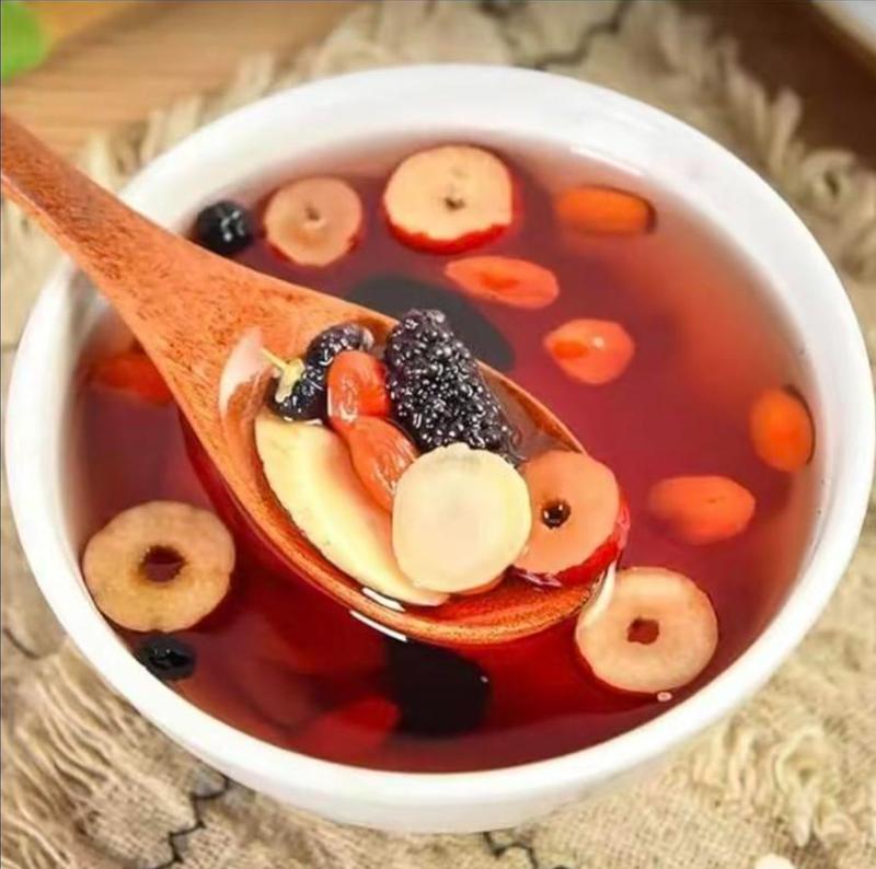Herbata z żeń-szenia i pięciom – Herbal Wellness Blend recenzja i cena